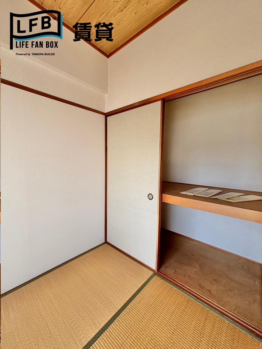 収納　※303号室の室内写真です。壁紙や床の色、仕様が異なる場合が