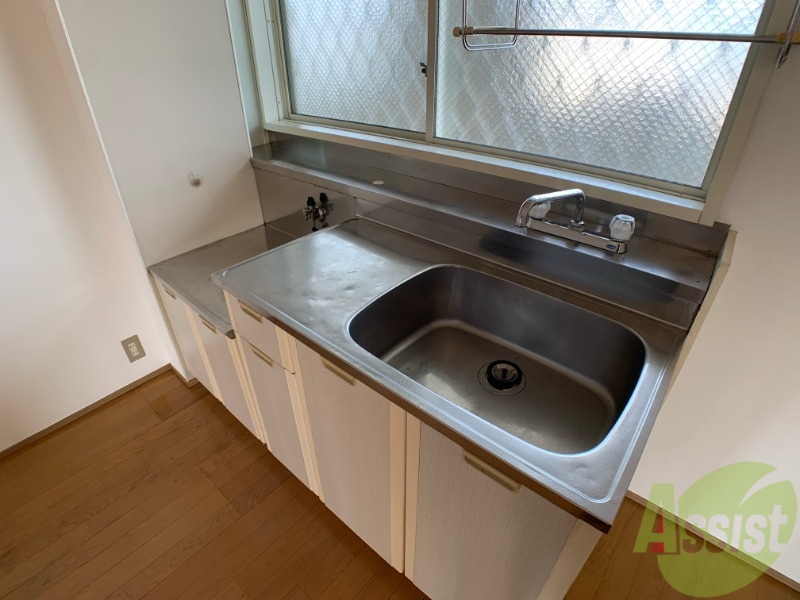 キッチン　キッチンになります。お料理も楽々できそうですね！