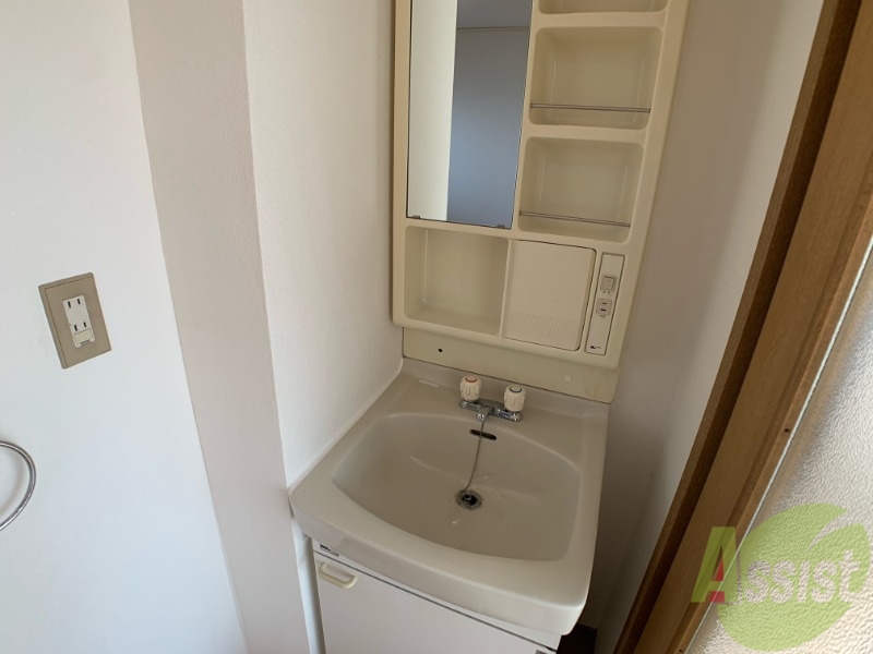 洗面設備　洗面所になります。身支度の準備はこちらで！