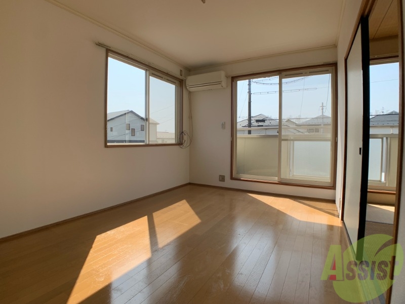 居室・リビング　広々としていて日当たりも良さそうなお部屋ですね！