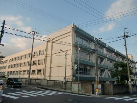 777（セブンスリー）ハイツ　茨木市立西中学校（その他　524m）
