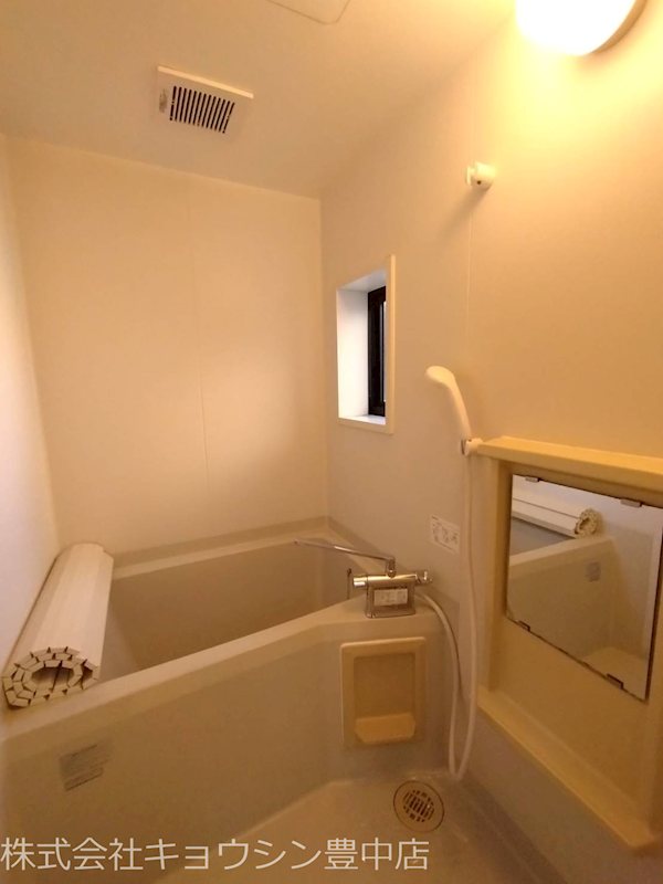 バス・シャワールーム　同物件別部屋参考写真