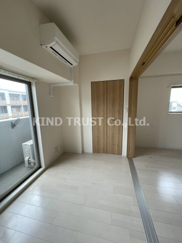 居室・リビング　こちらの居間で趣味の時間をお楽しみください