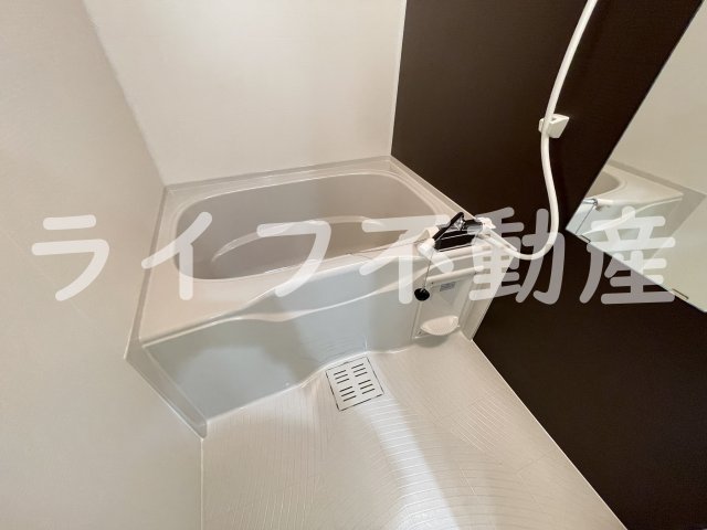 バス・シャワールーム　落ち着いた空間のお風呂です
