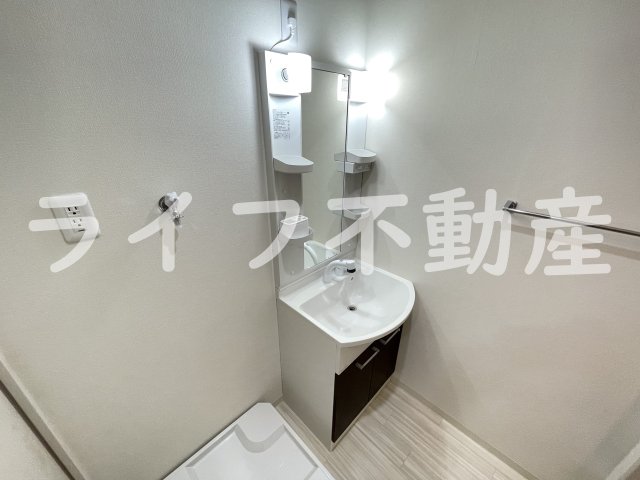 洗面設備　独立洗面台で身支度をすべて済ませてしまいましょう