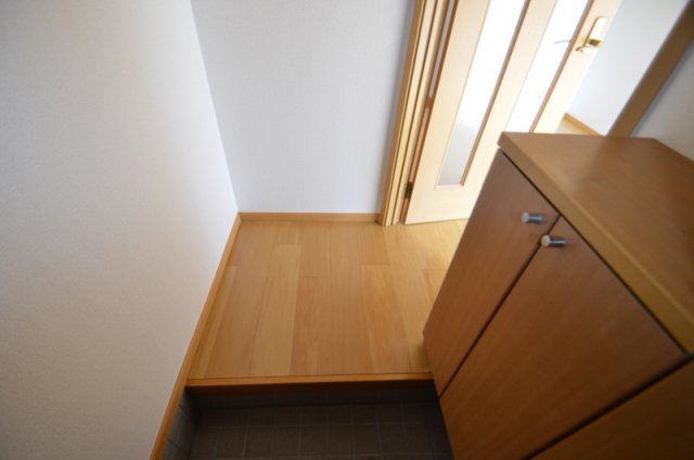 玄関　収納付玄関