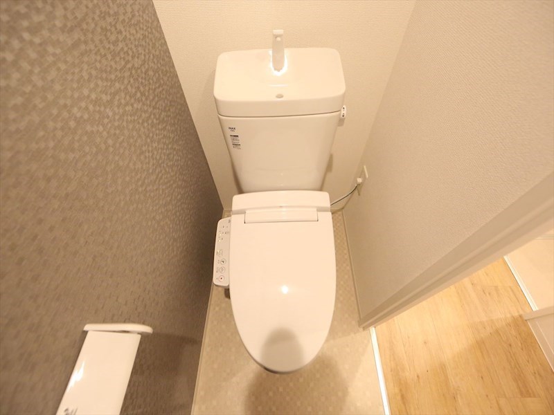 トイレ　温水洗浄暖房便座付トイレ