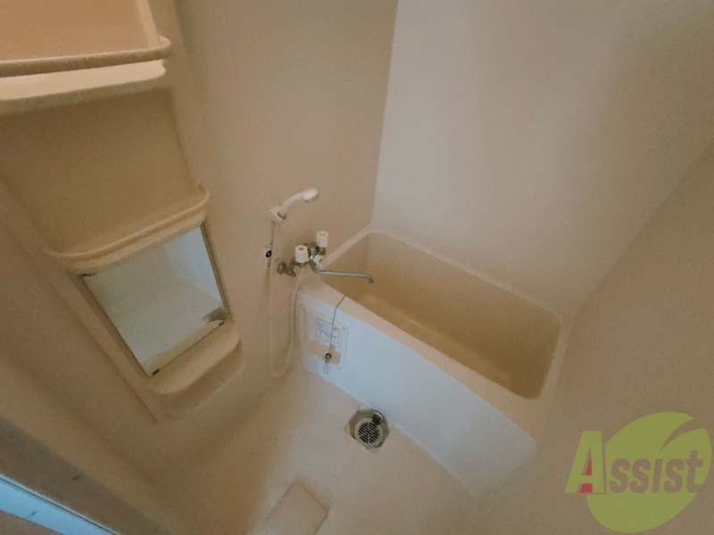 バス・シャワールーム　お風呂になります。一日の疲れを癒してくださいね。