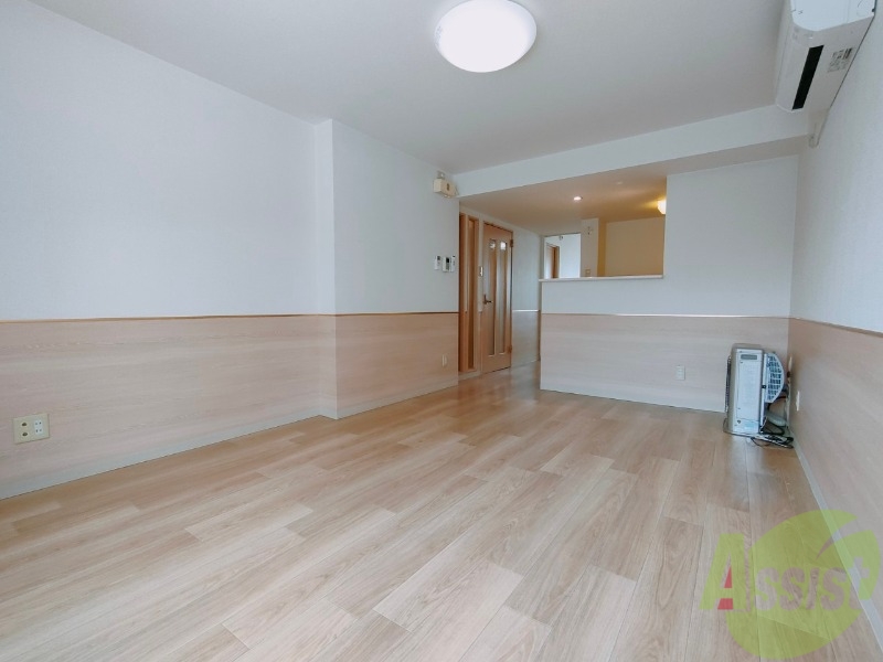 居室・リビング　広々としたリビングですね。使い勝手がよさそうですね！