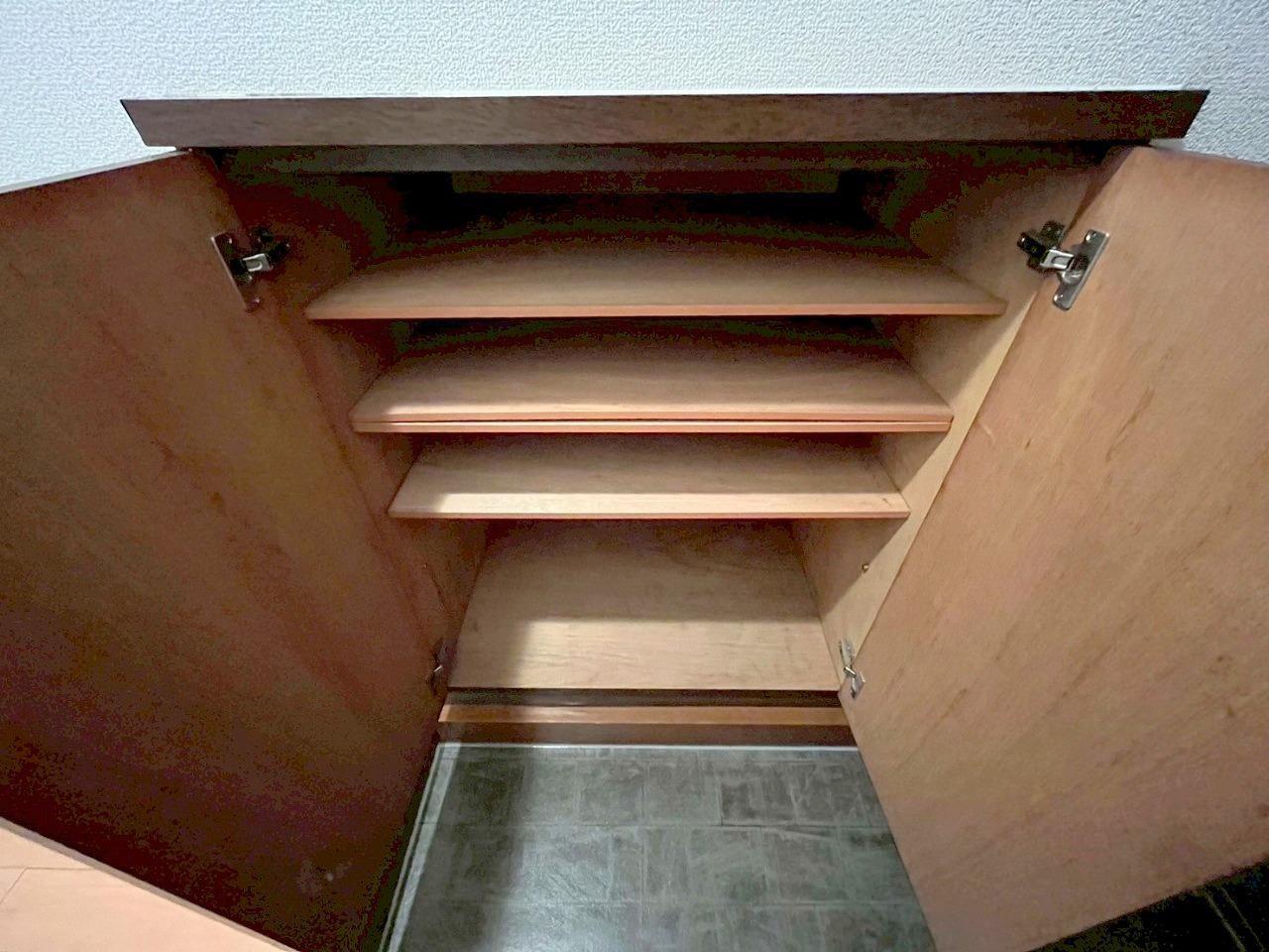 エントランス　シュ－ズボックス