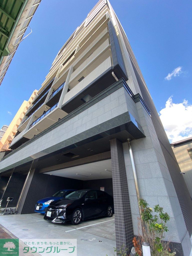 建物外観　駐車場