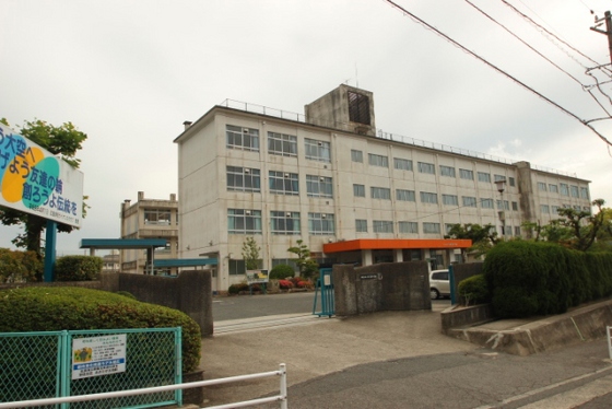中学校　広島市立日浦中学校（中学校）まで2124m