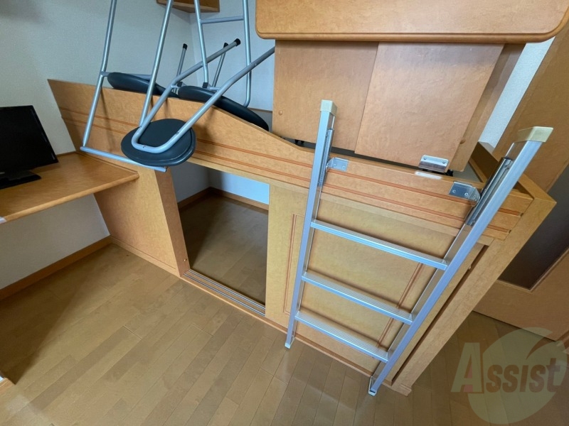 収納　ベット下に収納もありますよ。部屋がすっきり片付きます。
