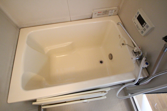 バス・シャワールーム　贅沢な浴槽。広さもＯＫ！