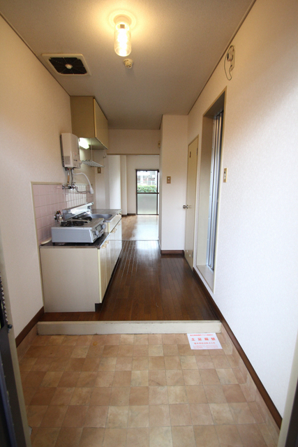 玄関　玄関ショット。通常サイズの倍はある。