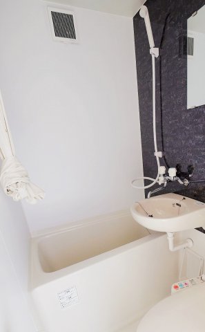 バス・シャワールーム　同タイプ参考写真です。