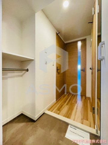 玄関　同マンション別部屋　参考写真