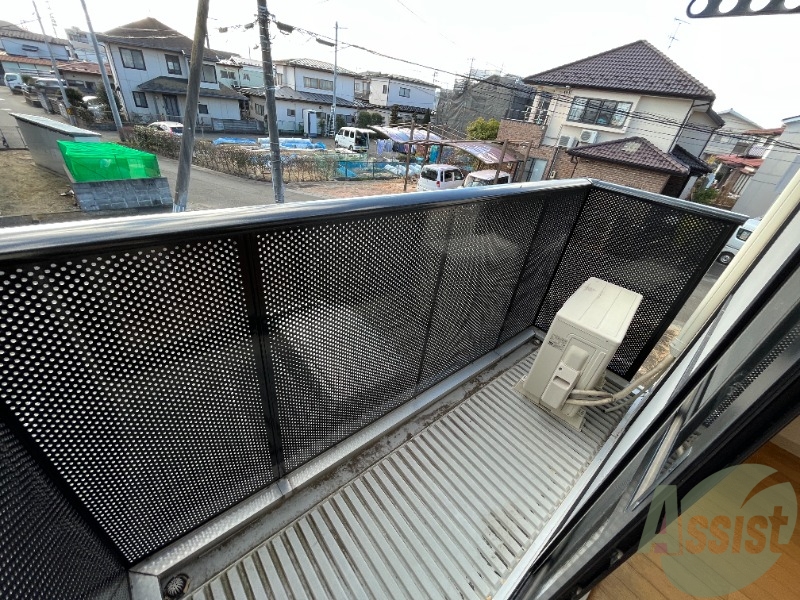 バルコニー　洗濯物がたくさん干せるバルコニーで嬉しいですね。