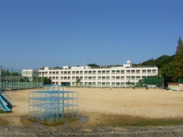小学校　岬町立淡輪小学校（小学校）まで660m