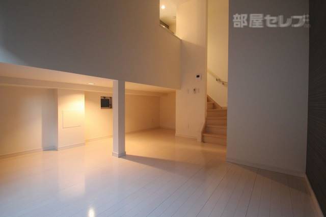 居室・リビング　※１０１号室内装写真参照