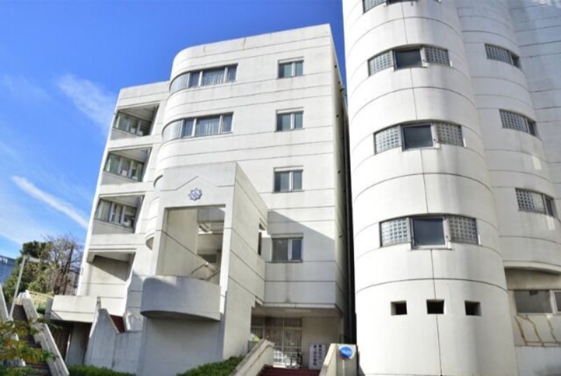 小学校　横浜市立幸ケ谷小学校（小学校）まで845m