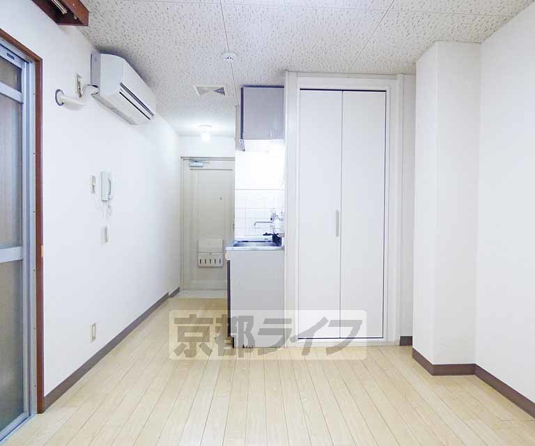 居室・リビング　広々としたお部屋です。