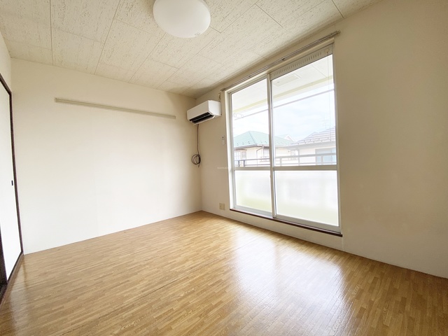 居室・リビング　南向きのお部屋です！