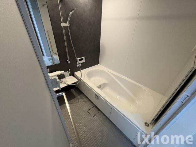 バス・シャワールーム　落ち着いた空間のお風呂です