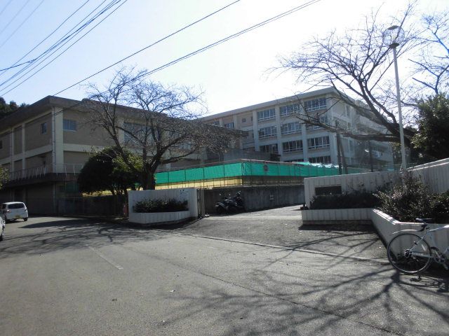 中学校　茅ヶ崎市立赤羽根中学校（中学校）まで805m