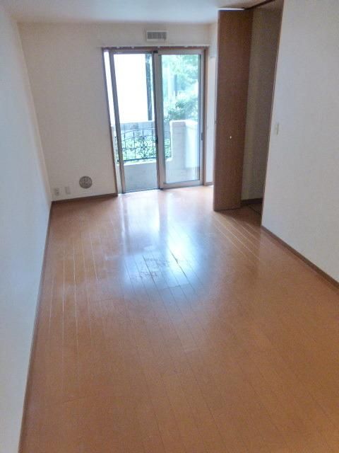 居室・リビング　★明るい洋室です★