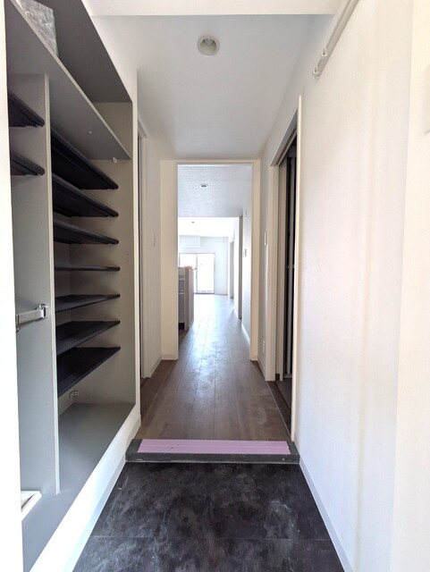 玄関　建築中の２０４号写真