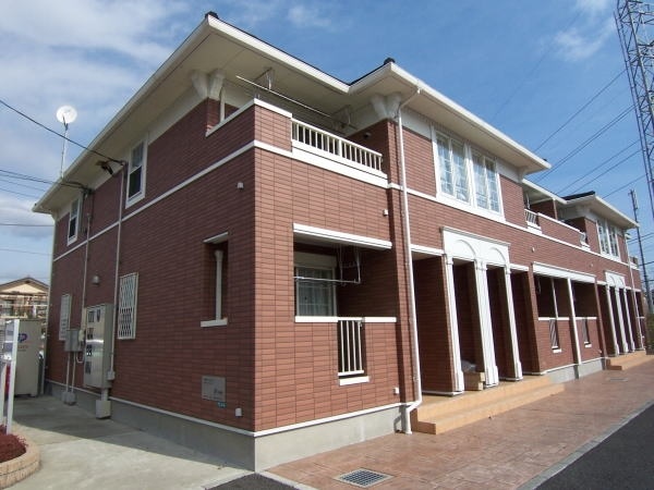 建物外観　2年後の更新料が不要です。