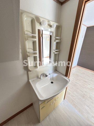 洗面設備　使いやすい洗面所です