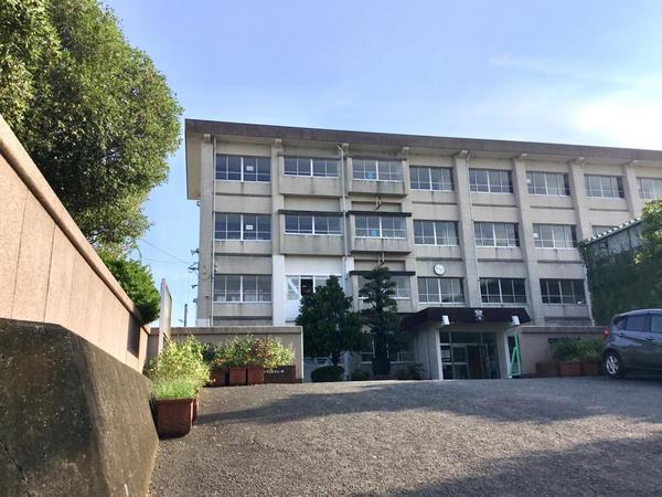 中学校　大分市立大東中学校（中学校）まで627m
