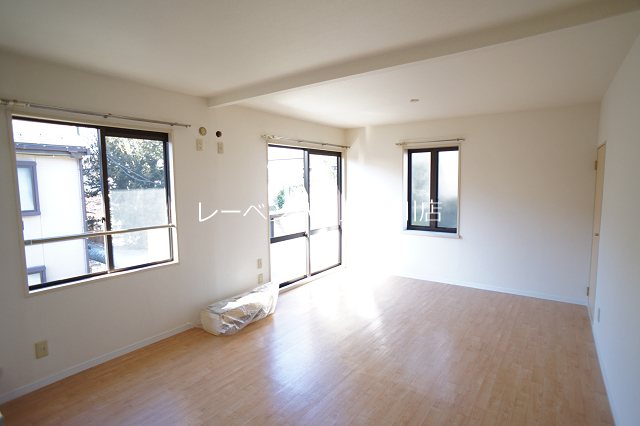 居室・リビング　レーベンハウス桶川店へ　048-787-5511