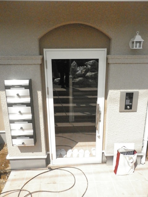 エントランス　オートロック付きのエントランス♪