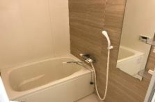 バス・シャワールーム　追い焚き機能付き♪