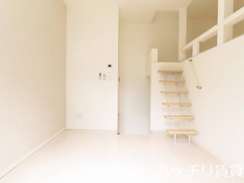 居室・リビング　同型タイプの為、現状を優先致します。