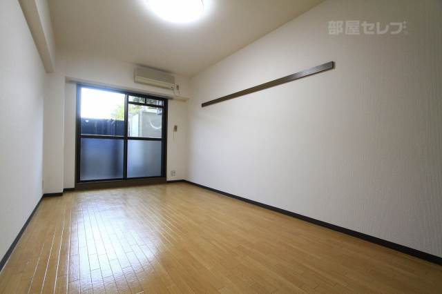 居室・リビング　１０６号室の写真です