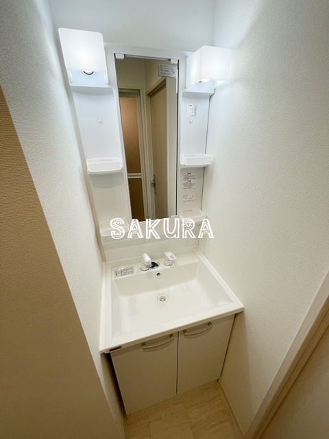 洗面設備　身支度に欠かせない独立洗面台♪