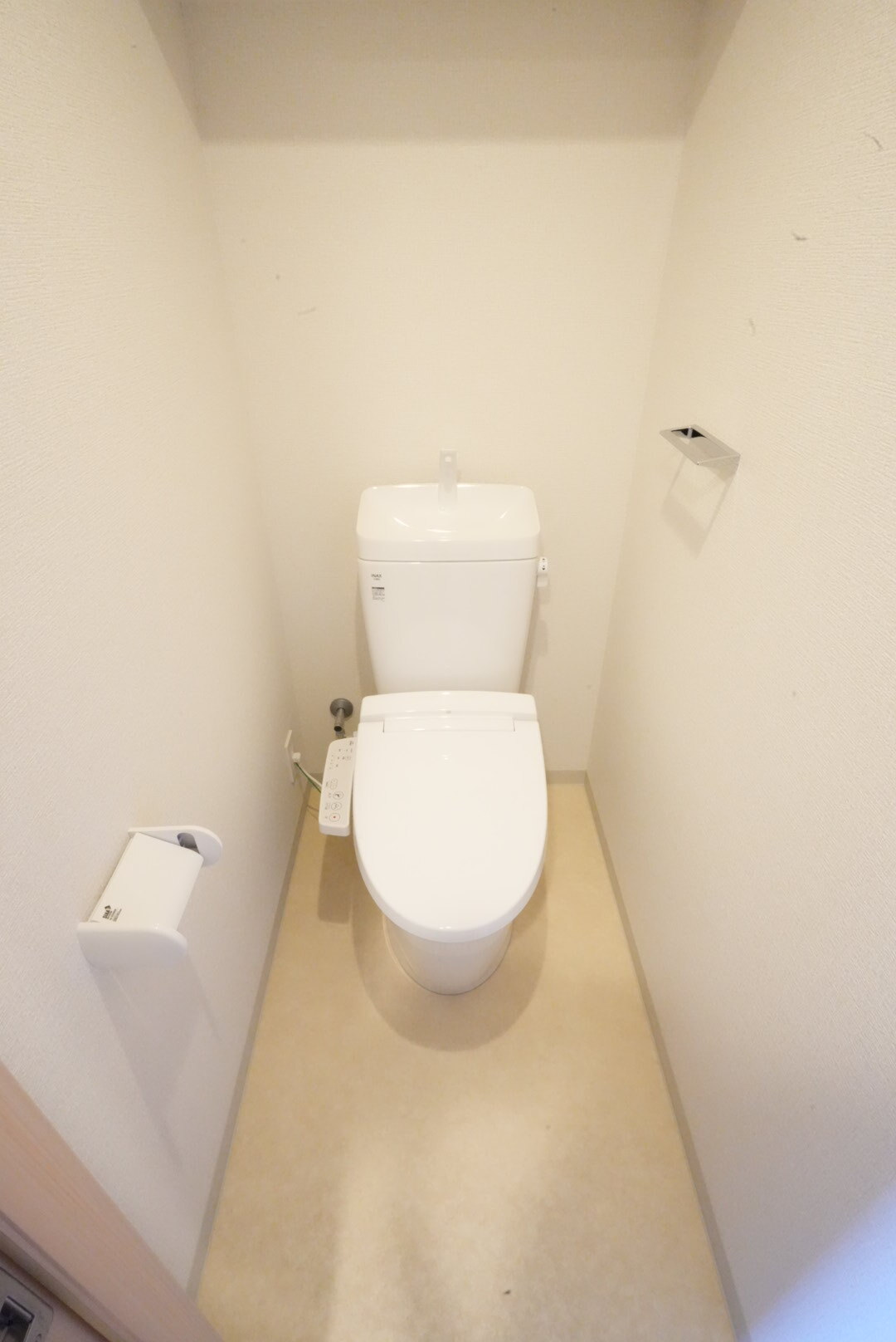 DRESSER新田東のトイレ写真