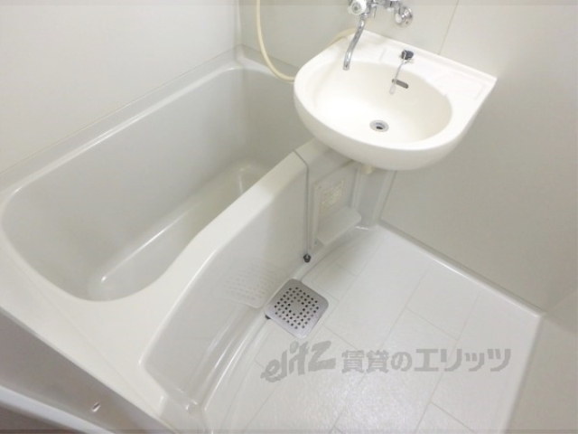 バス・シャワールーム　バス