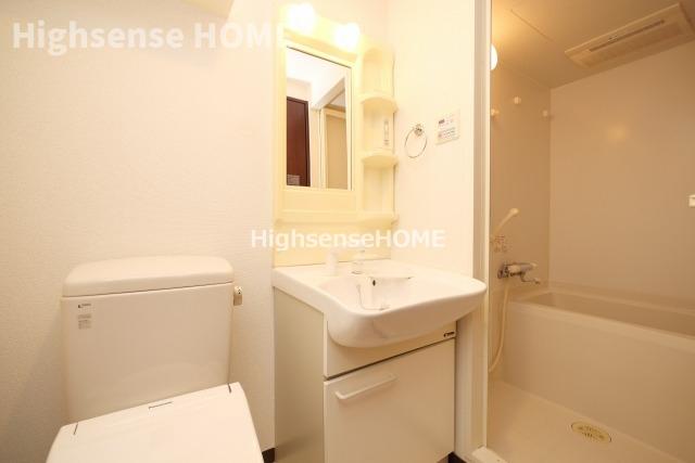 洗面設備　コンパクトで使いやすい洗面所