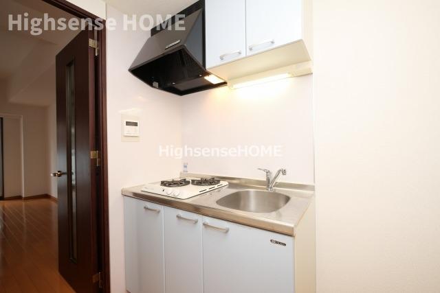 キッチン　コンパクトなキッチンで掃除もラクラク