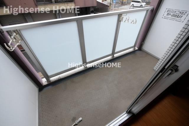 バルコニー　バルコニーがあります