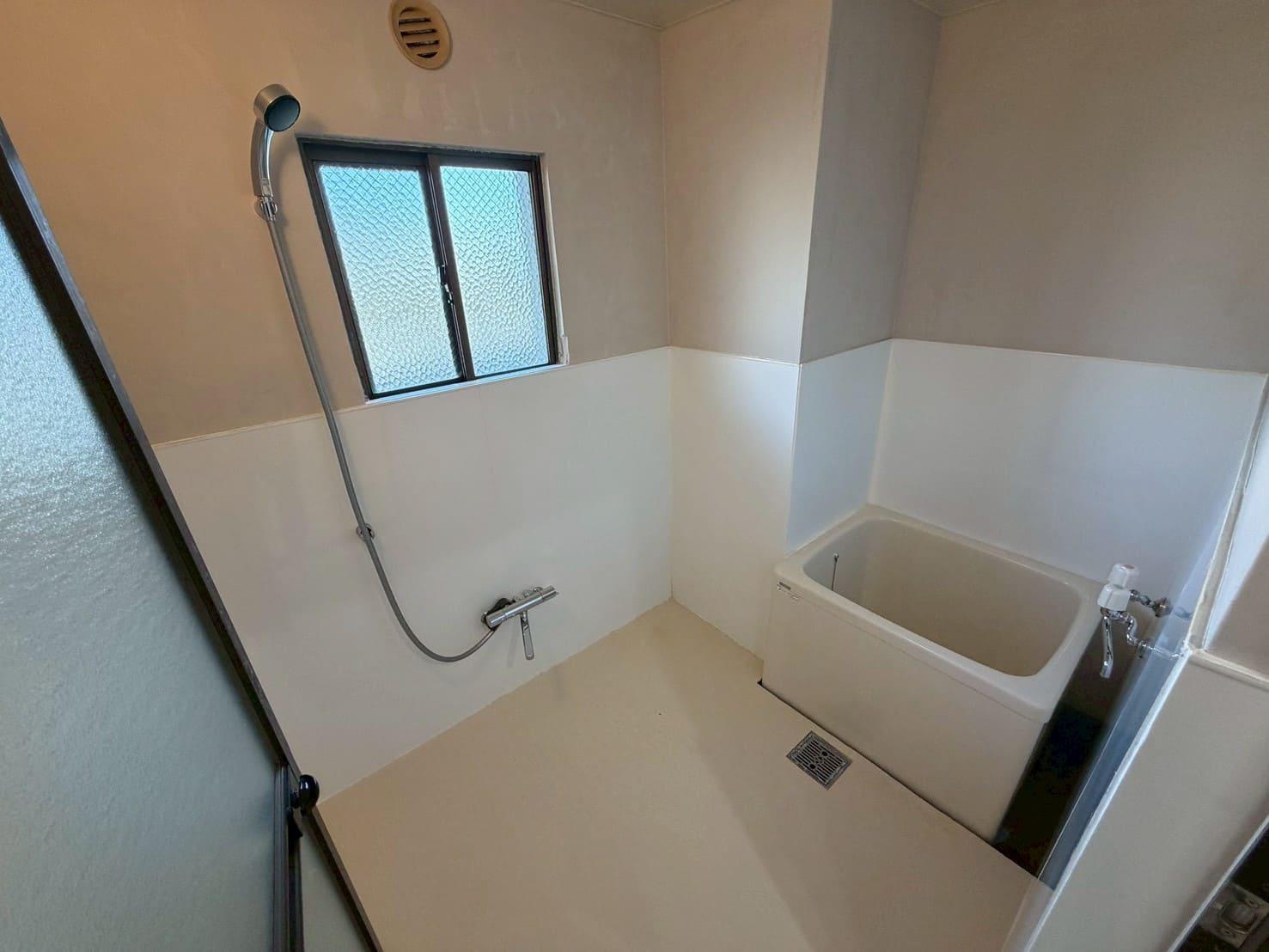 バス・シャワールーム　バス