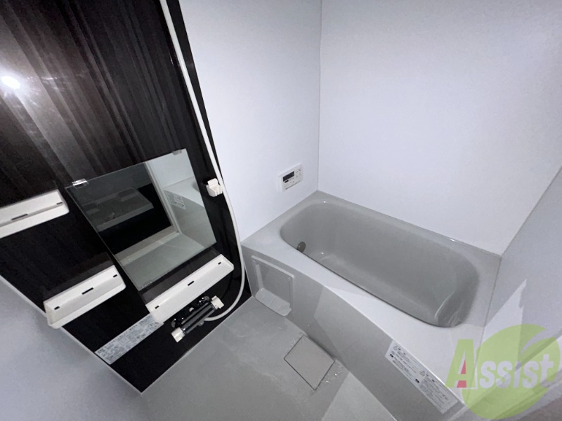 バス・シャワールーム　浴室です。追い焚き機能が付いており、便利です。