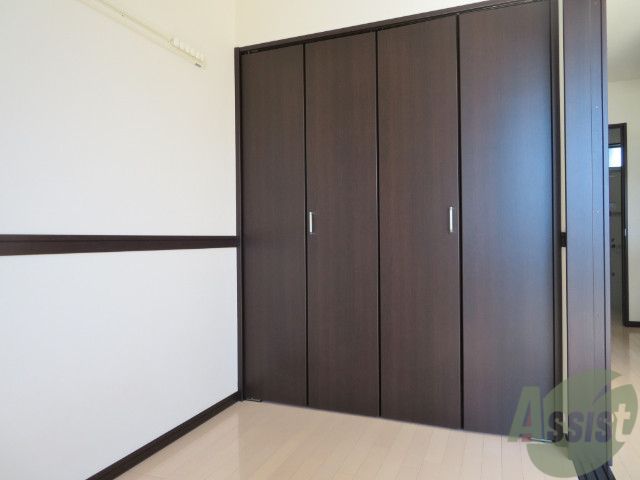 収納　寝室にあったクローゼット。荷物がたくさんあっても大丈夫。