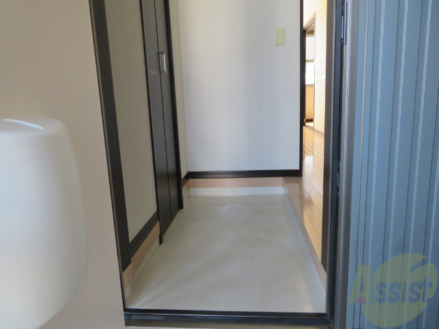 玄関　玄関の様子です。明るい印象ですね。気分もあがりそう。