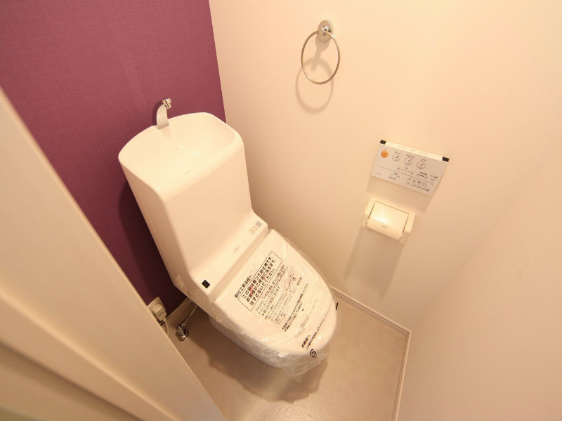 トイレ　温水洗浄暖房便座付トイレ